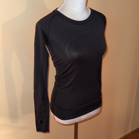 lululemon athletica Tops - Lululemon Women Swiftly Tech Long Sleeve Shirt